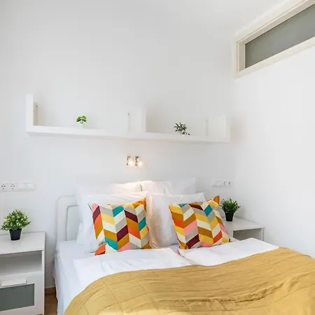 Very - Comfy * Budapest